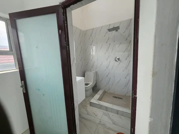 6 Bedroom House