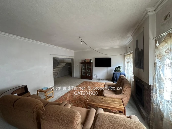  6-Bedroom House For Sale In Borrowdale West