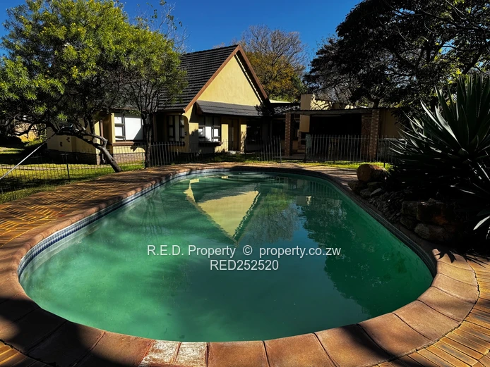 Comfortable Family Living In Hillside!