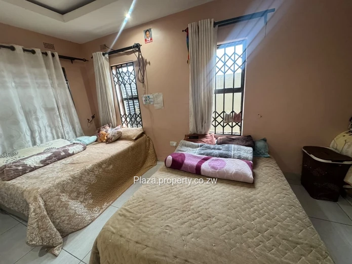 Modern 4- Bedroom Home for sale in Madokero