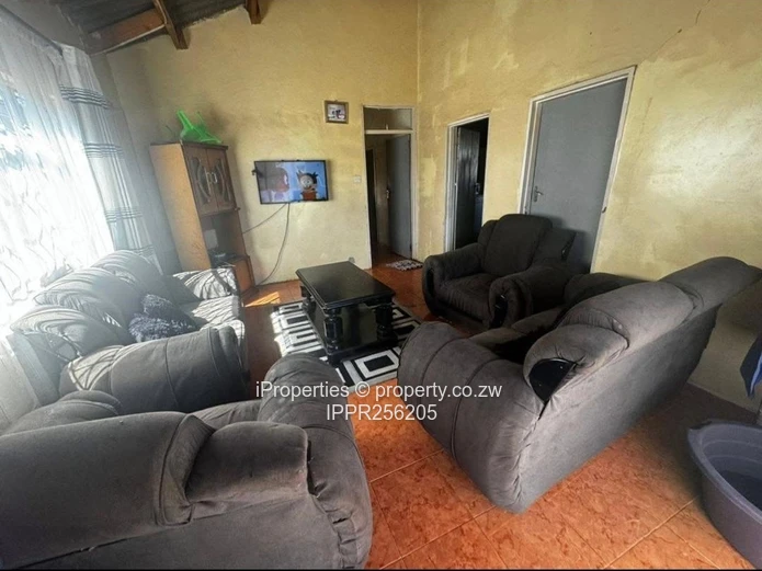 Zengeza 4-Bed Brick Home — Veranda & Sandy Front Yard
