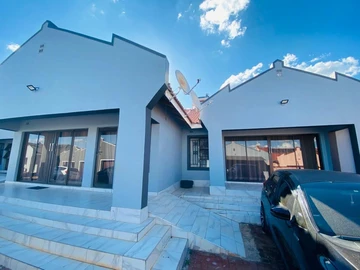 2 Bedroom Garden Flat