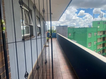 2 Bedroom Flat & Apartment