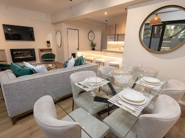 3 Bedroom Flat & Apartment