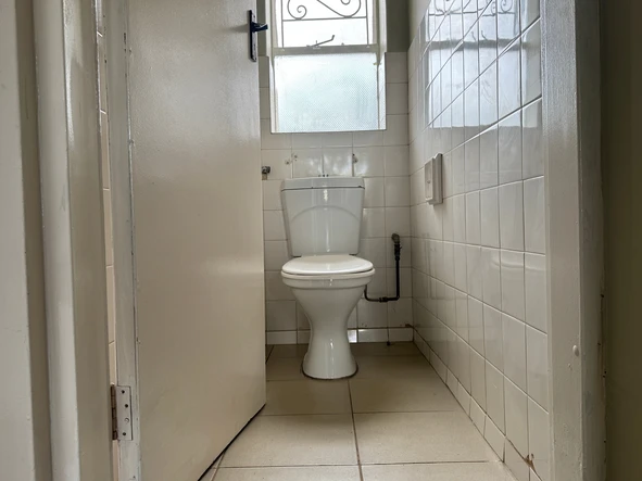 2 Bedroom Flat & Apartment