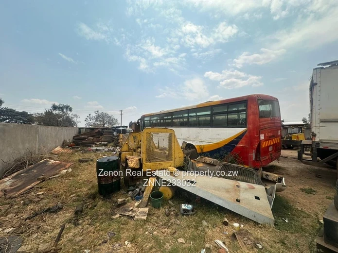 Commercial Stand in Westlea, 2 000sqm, with title deeds