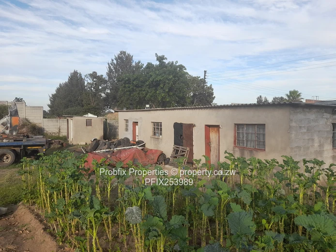 Prime Industrial Stand for Sale in Ruwa