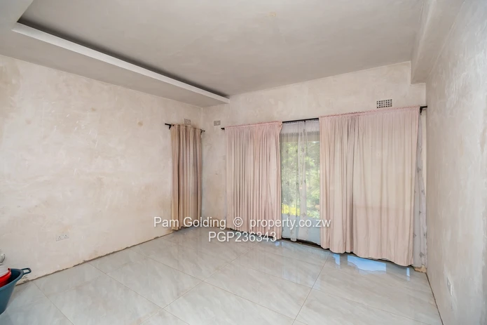 6 Bedroom Double Storey With a Prolific Borehole