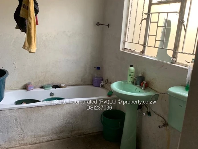 Mufakose house for sale 