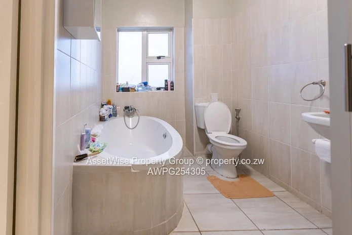Avondale West: Cozy 4-Bed Townhouse 