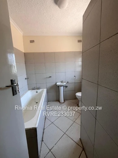 Charming house large land ideal for redevelopment 