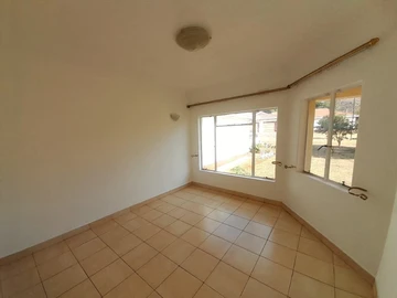 4 Bedroom Flat & Apartment