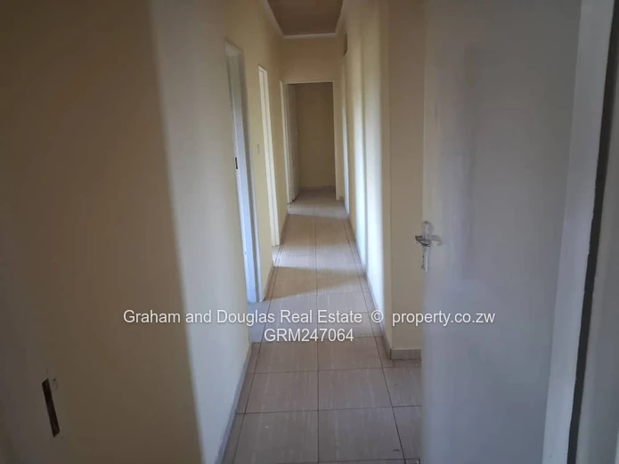 Kadoma Sabona bona plot for sale