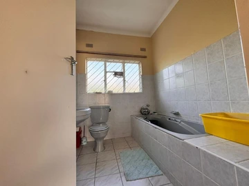 3 Bedroom Garden Flat