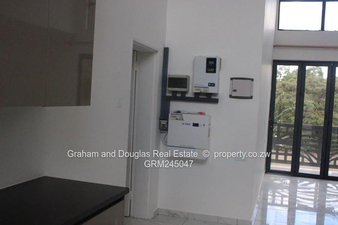 Neat Avondale West Flat to let