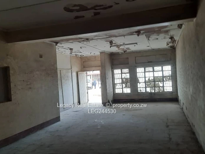 Big Shop To Let In Makoni Shopping Centre.