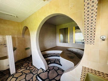 Farm & Agricultural Land