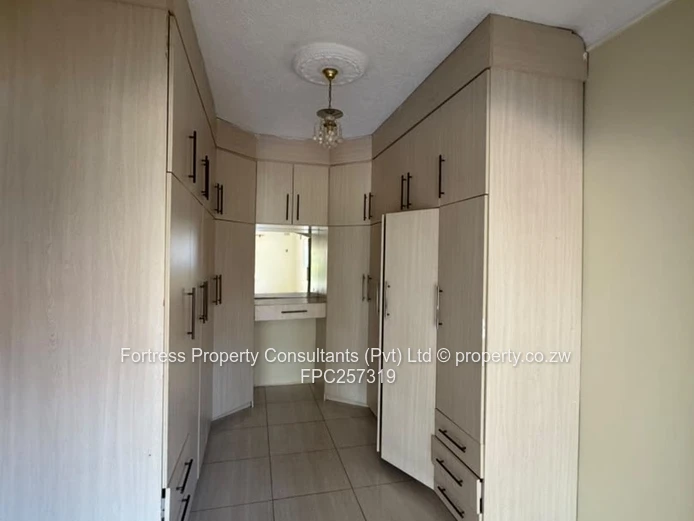 5-Bed House for Rent in Westgate