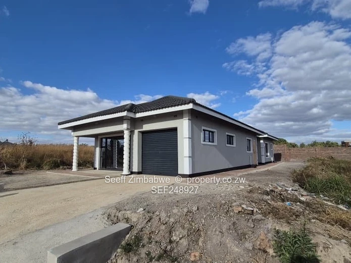 Sunlit Open-Plan 3-Bed with Single Lockup Garage