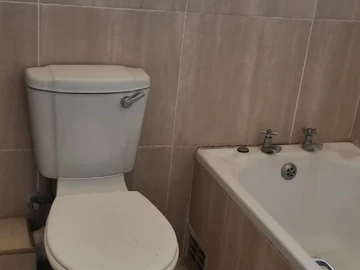 3 Bedroom Flat & Apartment