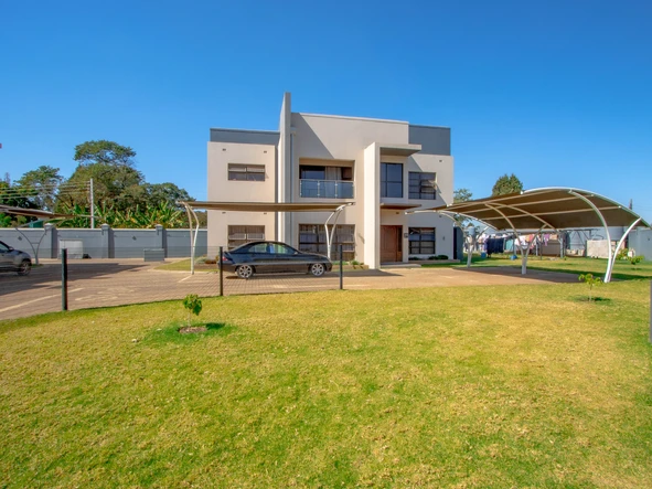 3 Bedroom Flat & Apartment