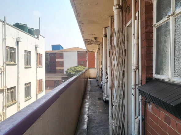 Flat & Apartment