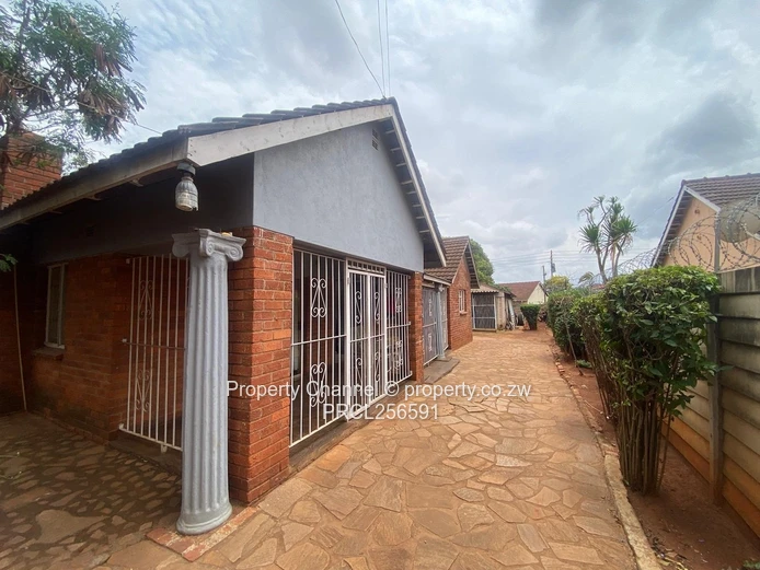 Prime Four Bedroomed House In Cranborne