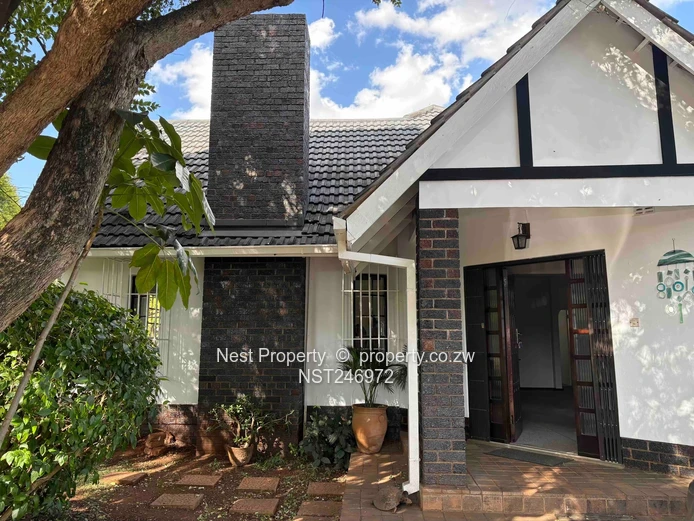 Elegant Family Living In Gunhill