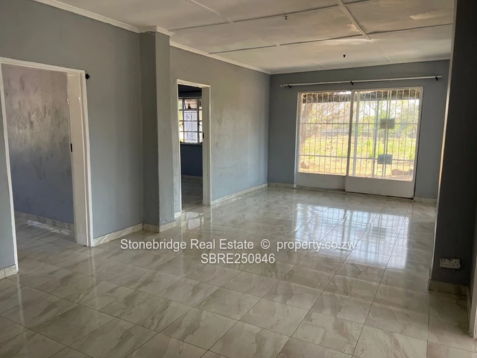 5 Bedroomed House in Hillside For Rent