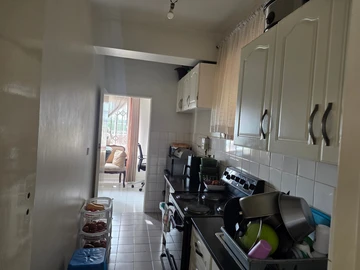 2 Bedroom Flat & Apartment