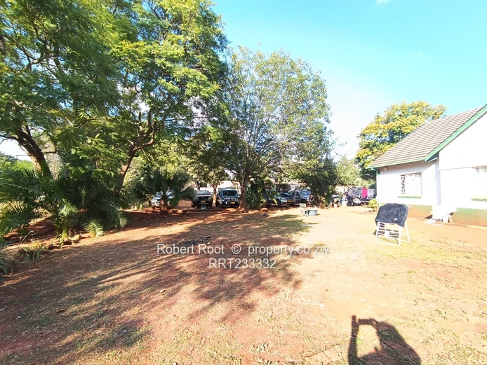 4 bed family home in Chisipite