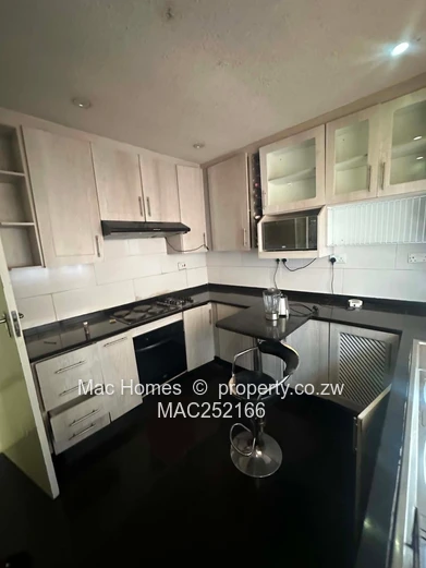 Hatcliffe: Modern 6-Bed, 3-Bath Home with Borehole (Sole Mandate)