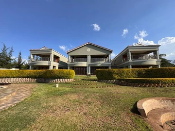8 Bedroom House