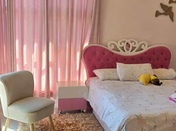 6 Bedroom House
