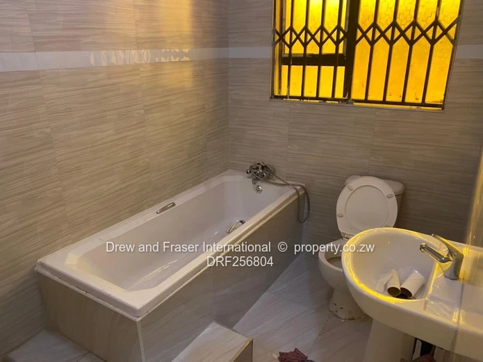 Modern 4-Bed Home in Mabvazuva, Ruwa, Borehole $135k