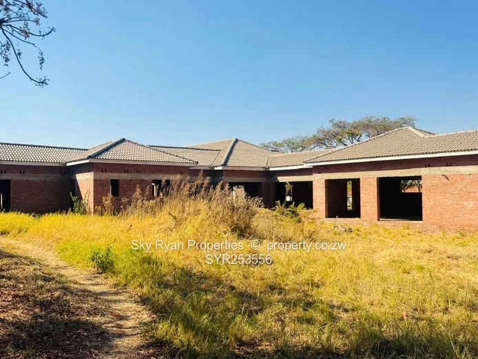 *House For Sale in Bluffhill 