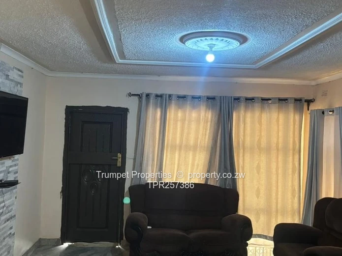 4-Bed Norton Home — Title deeds, Borehole