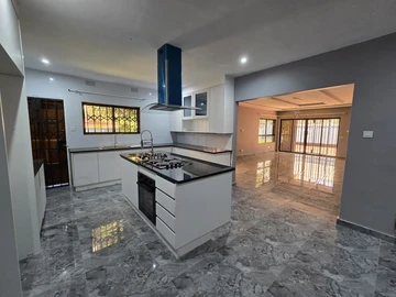 3 Bedroom Flat & Apartment