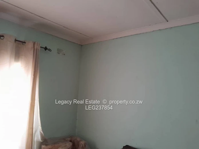 Secure Family Home in Tynwald North – Walled & Gated,with Title Deeds