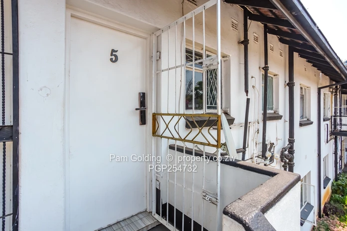 Charming 2-bedroom flat along Ceres Road (Sole Mandate)
