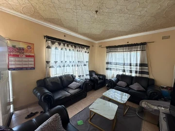 2 Bedroom Flat & Apartment