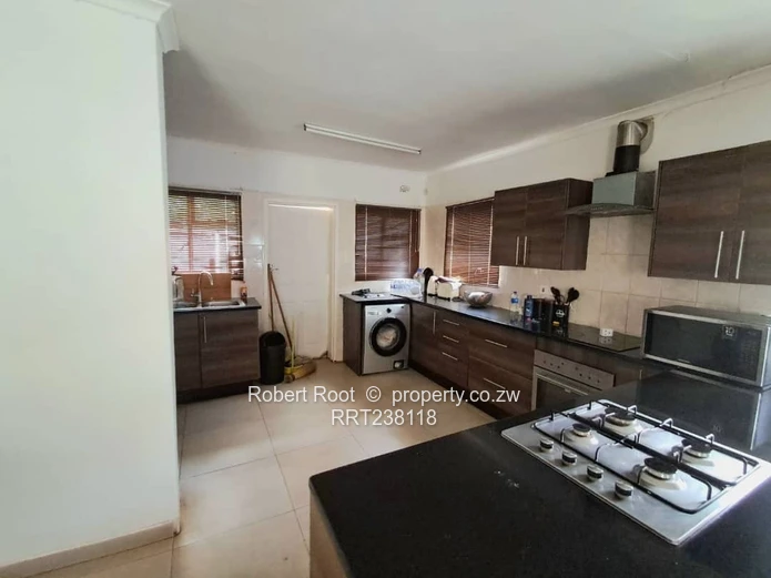 Lovely 3 bed family cluster in Greendale!