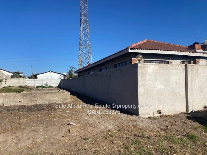Glen- View Area 8- Makomva Shopping Centre Residential Stand For Sale