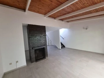 2 Bedroom Flat & Apartment