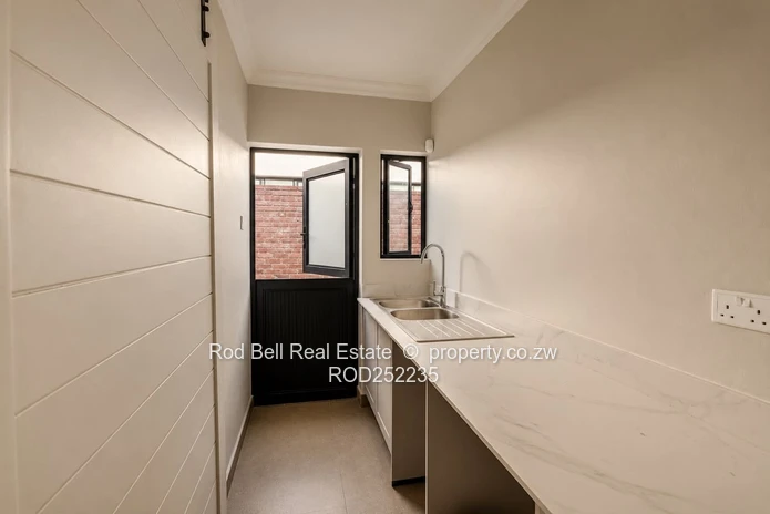 Upmarket brand new 3-bedroom townhouse