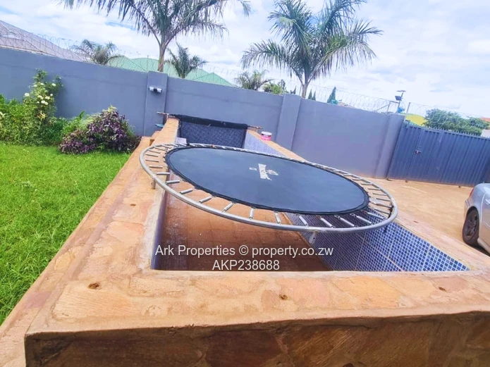 Luxury 5 Bedroomed House With Cottage For Sale In Belvedere West