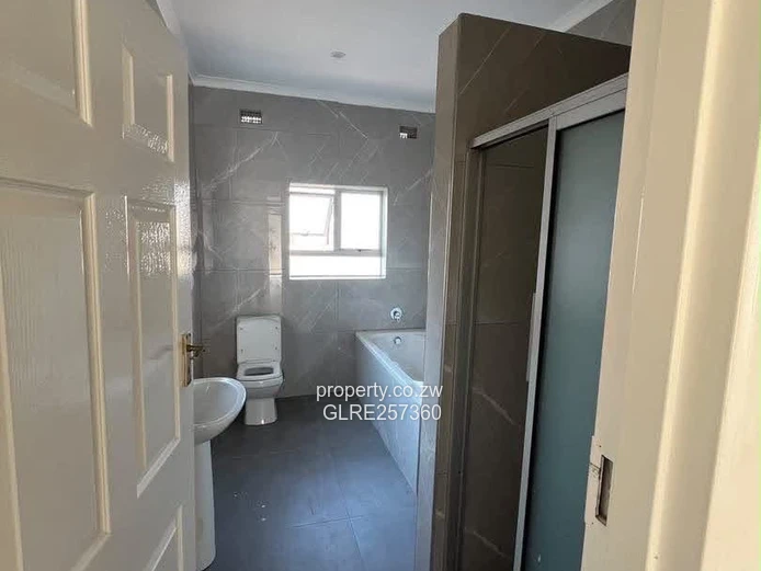 Modern 4-Bed Garden Flat in Westgate, Harare West — Borehole