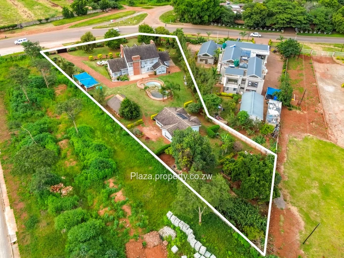 Grand double storey house in Helensvale for sale