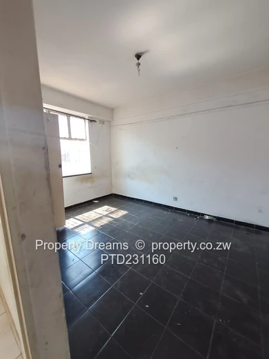 1-Bed Avenues Flat,  — Bright Rooms & Borehole