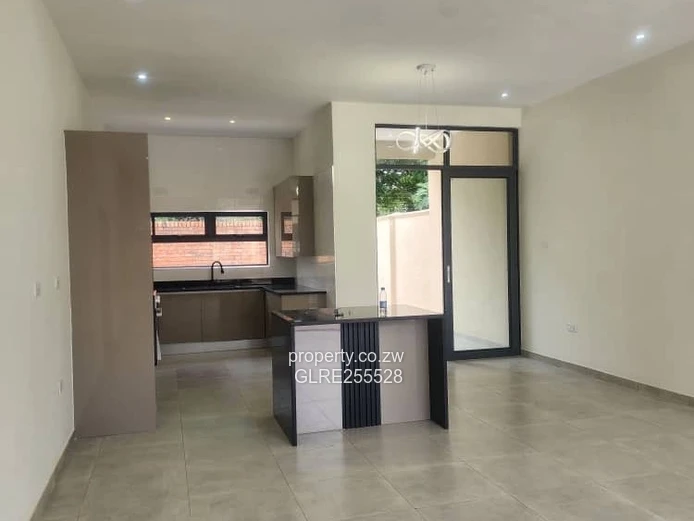Borrowdale 3-Bed Townhouse - Fitted Kitchen, Tiled Baths